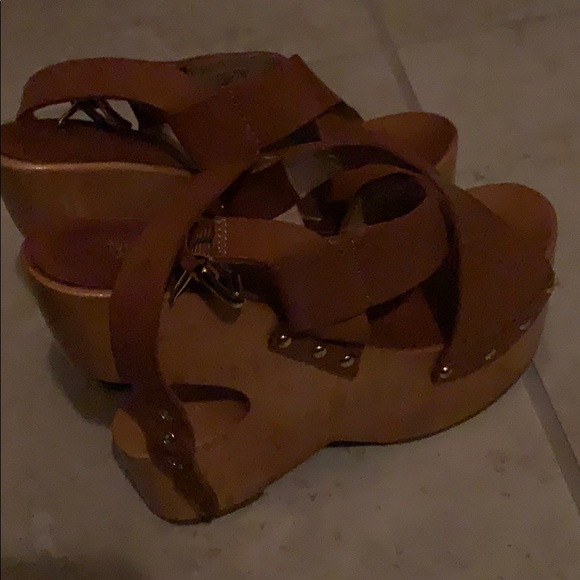 Still good 2times only wearing - Picture 2 of 4